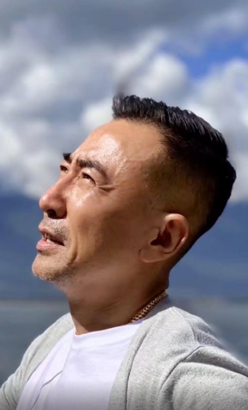 张凯的第一张照片--山西闪婚服务中心