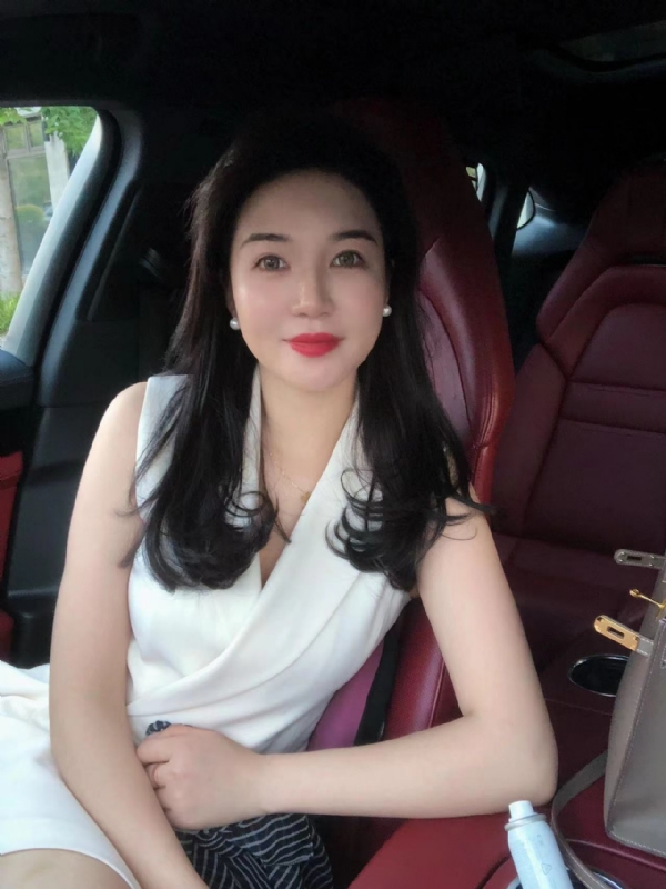 小雨的第一张照片--山西闪婚服务中心