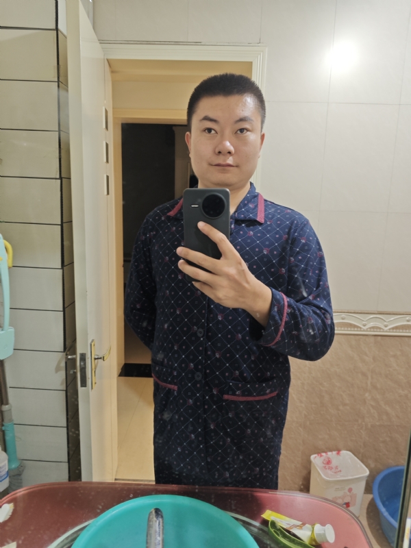 迷迷糊糊的第一张照片--山西闪婚服务中心